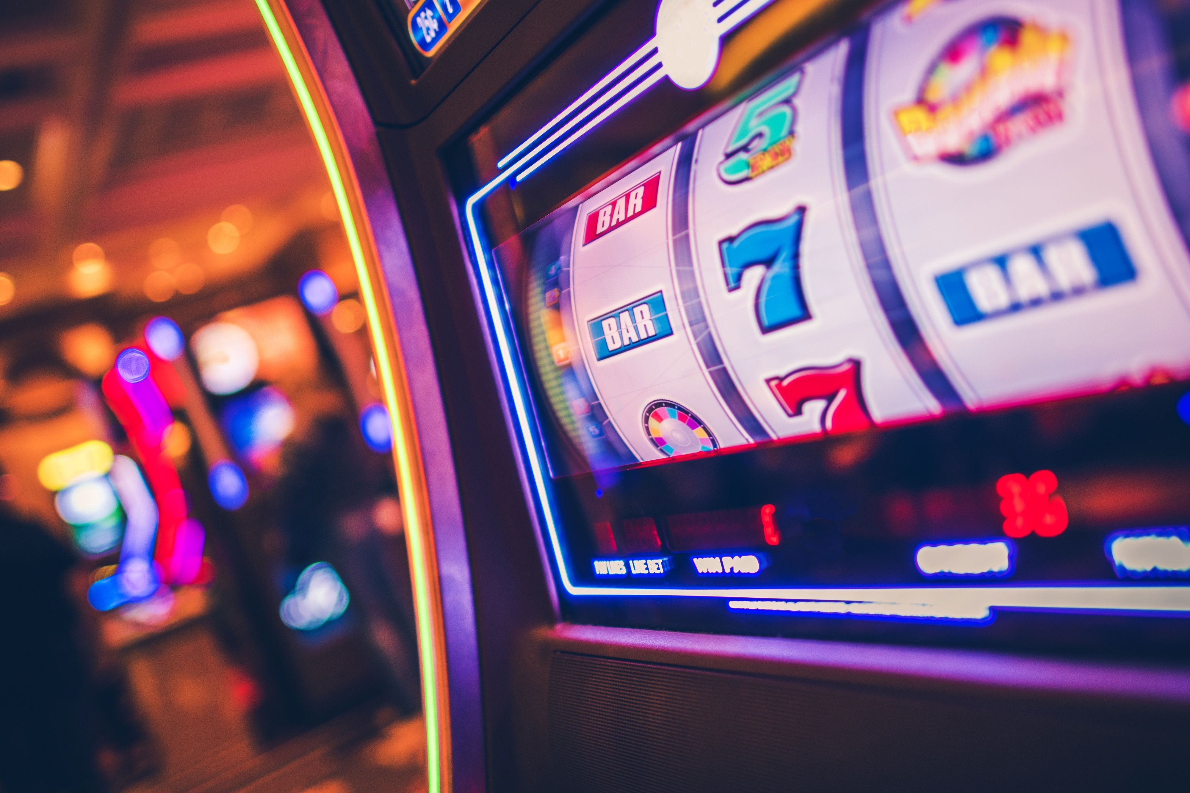 Live Crazy Time wheel broadcast from moonbet303 studio with multiplier segments and bonus zones