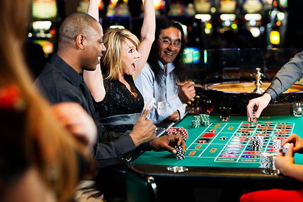 moonbet303 live-dealer blackjack and roulette tables